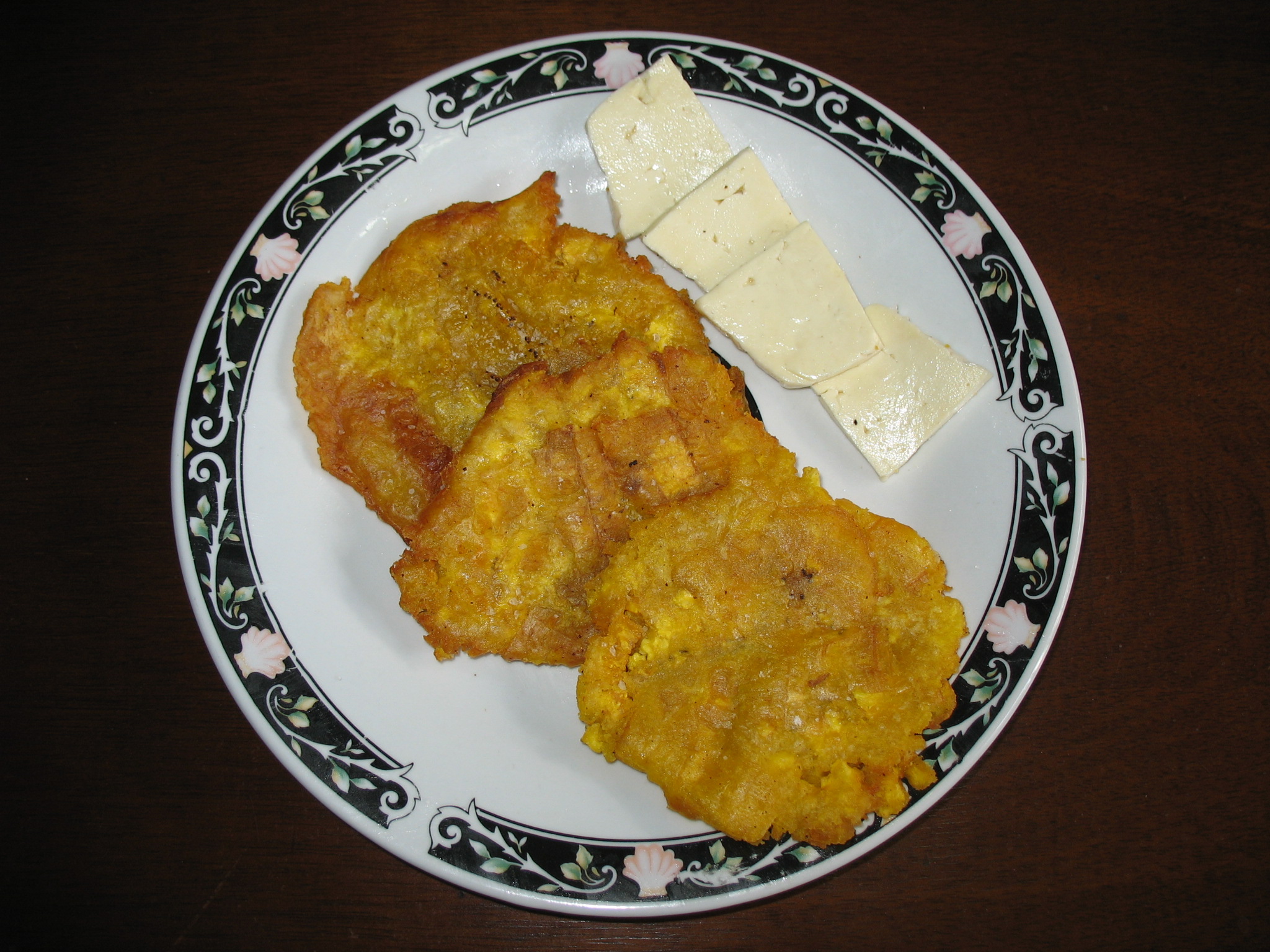 Patacones con Todo Criollo