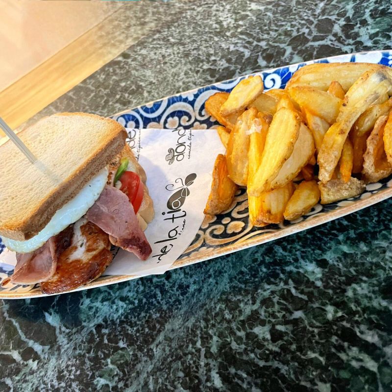 Sándwich de Pollo y Bacon